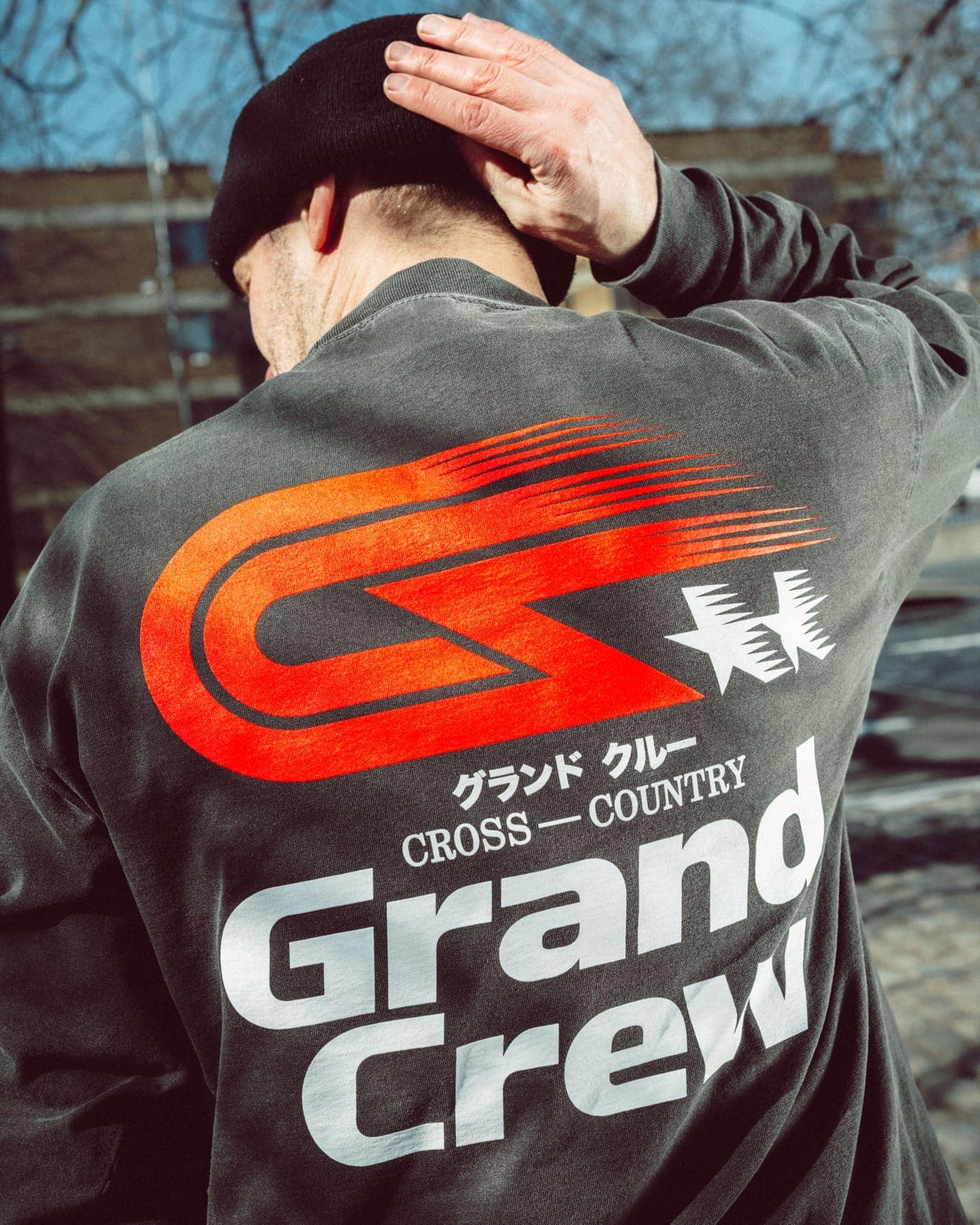 The back of the long sleeve, the cross-country mark